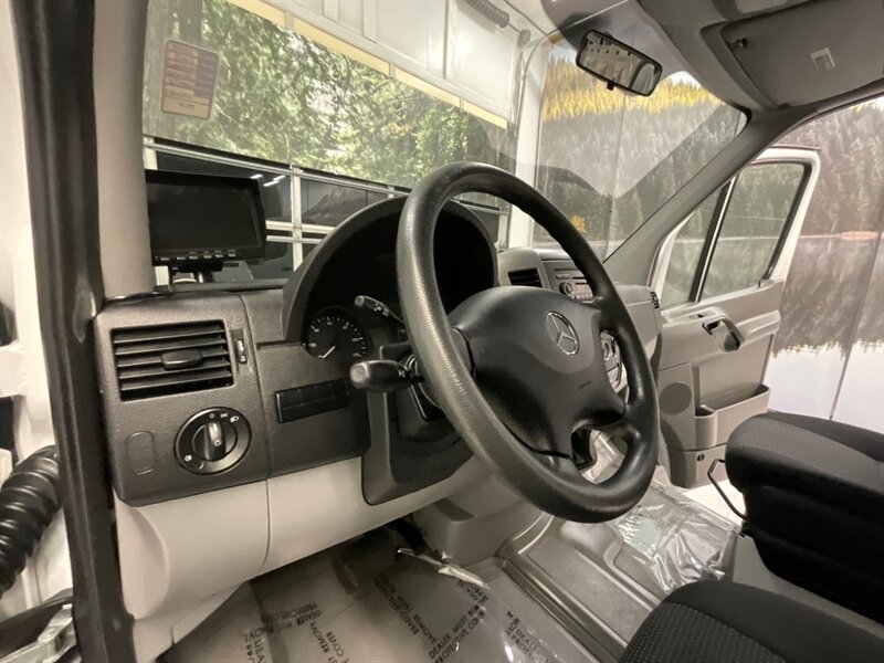 2012 Mercedes-Benz Sprinter 2500 CARGO VAN / 3.0L V6 DIESEL / Backup Camera  / STANDARD ROOF w. 144 " WB / 130,000 MILES - Photo 15 - Gladstone, OR 97027