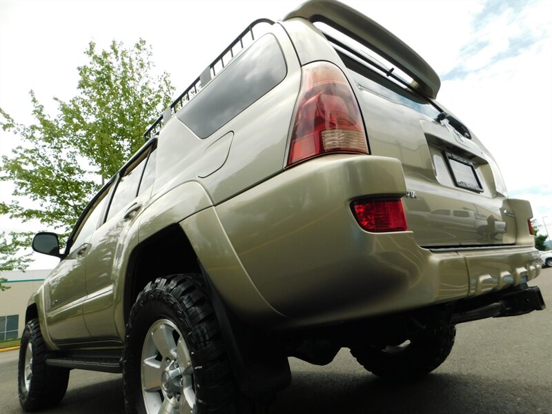 2004 Toyota 4Runner SR5 4X4 / V8 / 3RD ROW SEAT / DIFF LOCK / LIFTED   - Photo 12 - Portland, OR 97217