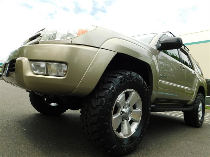 2004 Toyota 4Runner SR5 4X4 / V8 / 3RD ROW SEAT / DIFF LOCK / LIFTED   - Photo 9 - Portland, OR 97217