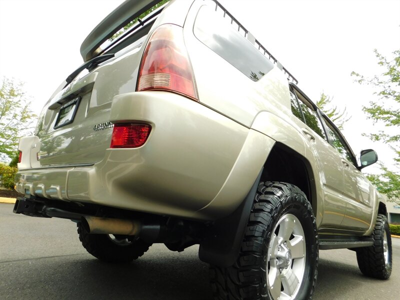 2004 Toyota 4Runner SR5 4X4 / V8 / 3RD ROW SEAT / DIFF LOCK / LIFTED   - Photo 11 - Portland, OR 97217