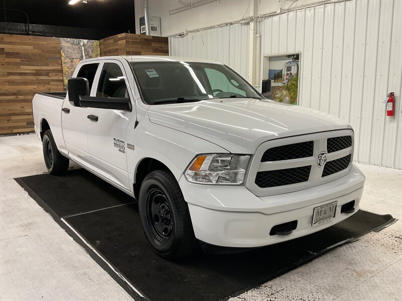 2019 RAM 1500 Tradesman Crew Cab 4X4 / 5.7L V8 / Backup Camera  / 8-Speed Transmission - Photo 2 - Gladstone, OR 97027