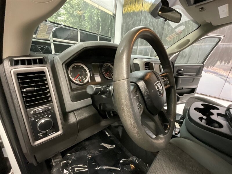 2019 RAM 1500 Tradesman Crew Cab 4X4 / 5.7L V8 / Backup Camera  / 8-Speed Transmission - Photo 18 - Gladstone, OR 97027