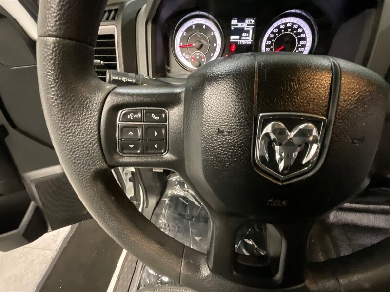 2019 RAM 1500 Tradesman Crew Cab 4X4 / 5.7L V8 / Backup Camera  / 8-Speed Transmission - Photo 46 - Gladstone, OR 97027