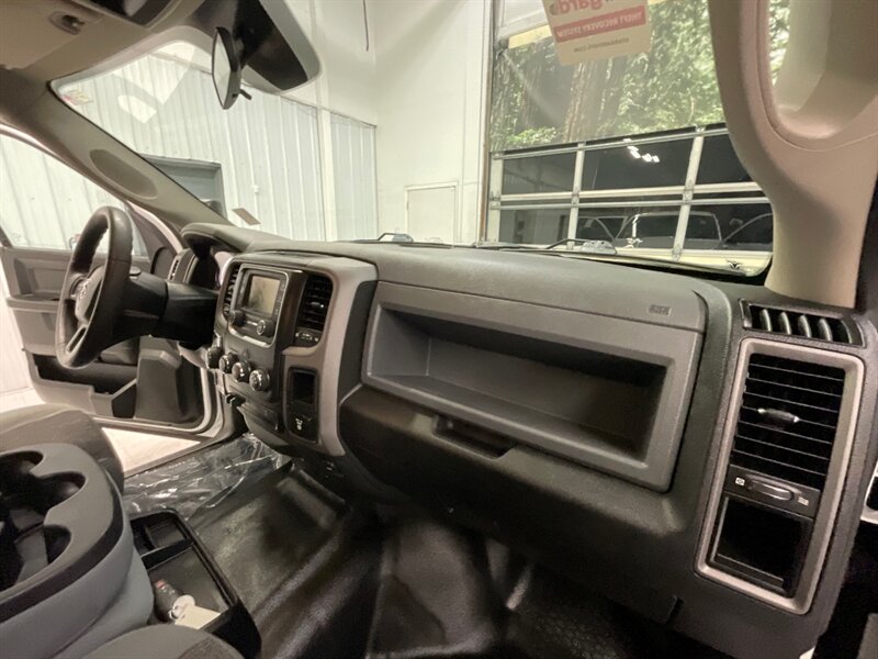 2019 RAM 1500 Tradesman Crew Cab 4X4 / 5.7L V8 / Backup Camera  / 8-Speed Transmission - Photo 19 - Gladstone, OR 97027