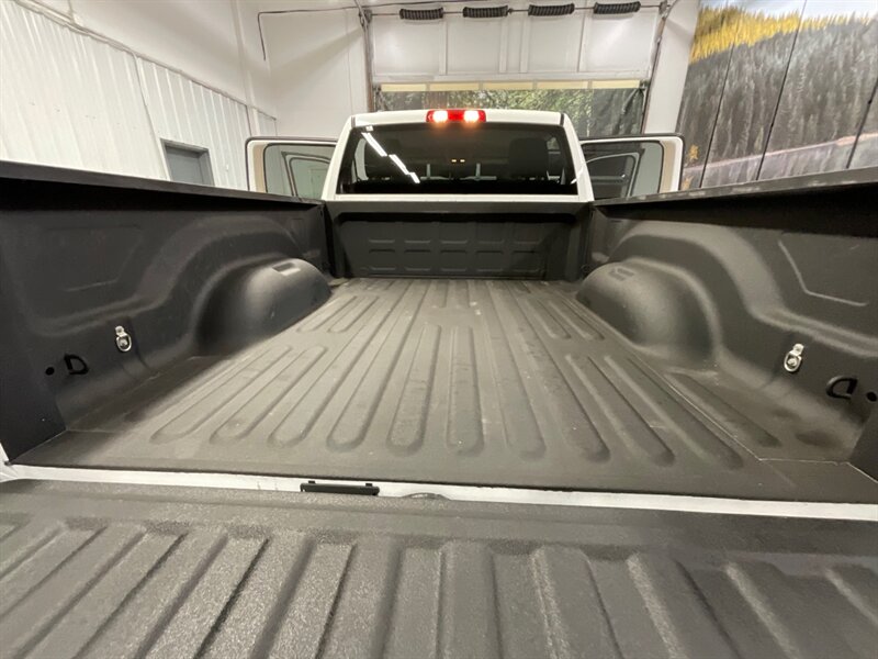 2019 RAM 1500 Tradesman Crew Cab 4X4 / 5.7L V8 / Backup Camera  / 8-Speed Transmission - Photo 32 - Gladstone, OR 97027