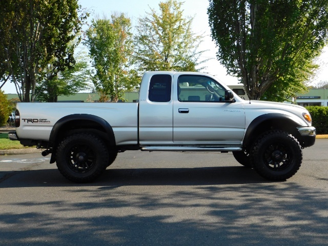 2004 Toyota Tacoma V6 / 4X4/TIMING BELT DONE/ NEW LIFT WHEELS & TIRES - Photo 3 - Portland, OR 97217