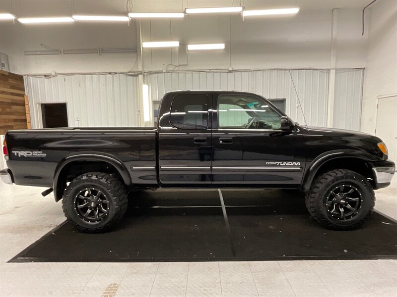 2000 Toyota Tundra Limited 4X4 / 4.7L V8 / LIFTED w. NEW 33 " MUD TIRE  / Leather Seats / LIFTED w. WHEELS & TIRES / TIMING BELT SERVICE DONE / RUST FREE / SHARP & CLEAN !! - Photo 4 - Gladstone, OR 97027