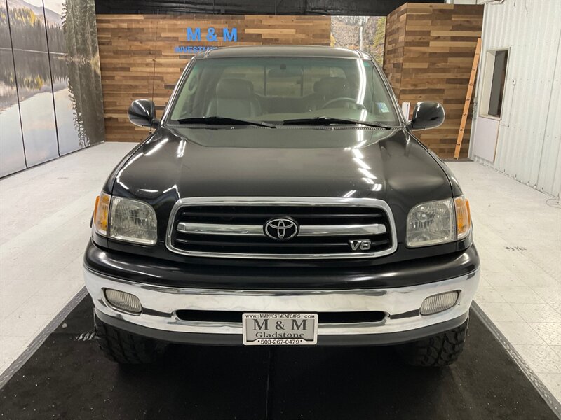 2000 Toyota Tundra Limited 4X4 / 4.7L V8 / LIFTED w. NEW 33 " MUD TIRE  / Leather Seats / LIFTED w. WHEELS & TIRES / TIMING BELT SERVICE DONE / RUST FREE / SHARP & CLEAN !! - Photo 5 - Gladstone, OR 97027