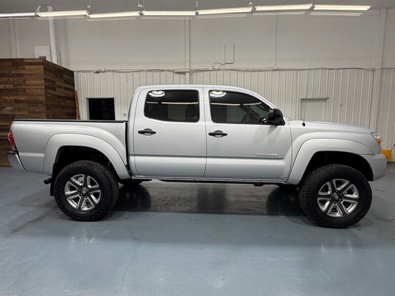 2012 Toyota Tacoma SR5 V6 Double Cab 4X4 / Backup Camera /LIFTED  /ZERO RUST - Photo 4 - Gladstone, OR 97027
