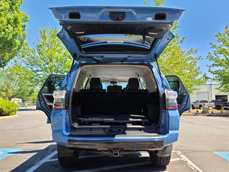 2018 Toyota 4Runner TRD PRO 4X4 / LIFTED / CRAWL CONTROL / DIFF LOCKER  / NEW TIRES / OEM TRD WHEELS / PRISTINE SHAPE !!! - Photo 39 - Portland, OR 97217