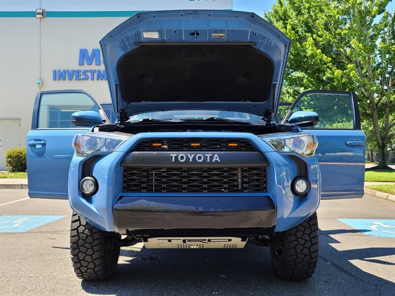 2018 Toyota 4Runner TRD PRO 4X4 / LIFTED / CRAWL CONTROL / DIFF LOCKER  / NEW TIRES / OEM TRD WHEELS / PRISTINE SHAPE !!! - Photo 40 - Portland, OR 97217