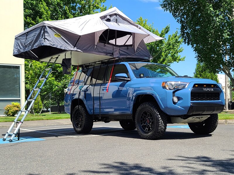 2018 Toyota 4Runner TRD PRO 4X4 / LIFTED / CRAWL CONTROL / DIFF LOCKER  / NEW TIRES / OEM TRD WHEELS / PRISTINE SHAPE !!! - Photo 2 - Portland, OR 97217