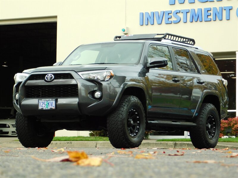 2018 Toyota 4Runner SR5 4X4 / 3RD SEAT / Navi / LIFTED LIFTED   - Photo 44 - Portland, OR 97217