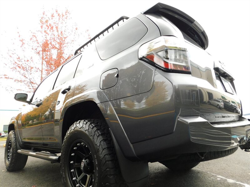 2018 Toyota 4Runner SR5 4X4 / 3RD SEAT / Navi / LIFTED LIFTED   - Photo 42 - Portland, OR 97217