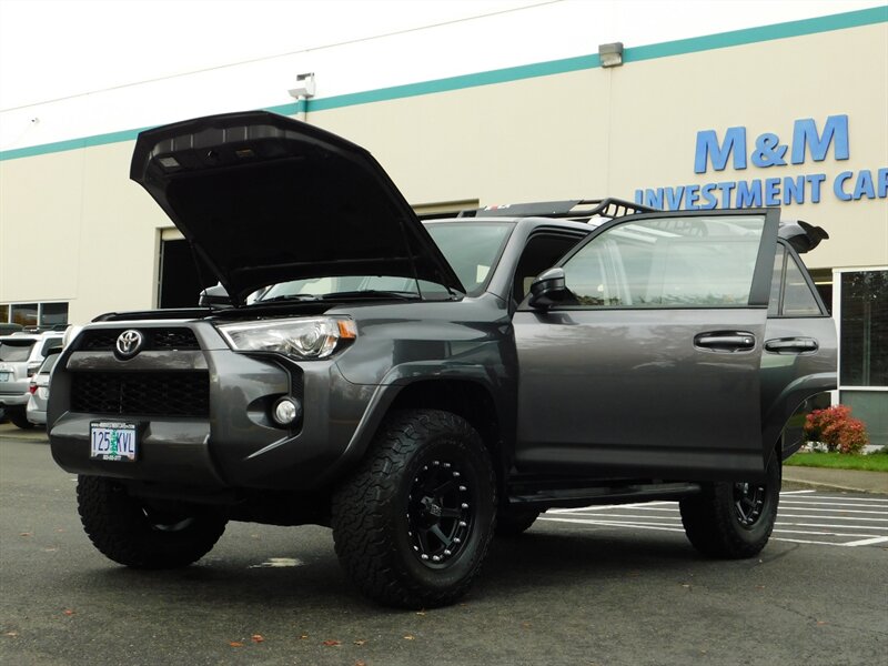 2018 Toyota 4Runner SR5 4X4 / 3RD SEAT / Navi / LIFTED LIFTED   - Photo 25 - Portland, OR 97217