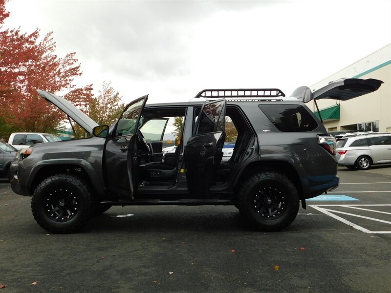 2018 Toyota 4Runner SR5 4X4 / 3RD SEAT / Navi / LIFTED LIFTED   - Photo 26 - Portland, OR 97217