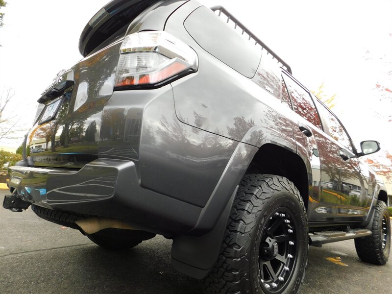 2018 Toyota 4Runner SR5 4X4 / 3RD SEAT / Navi / LIFTED LIFTED   - Photo 43 - Portland, OR 97217