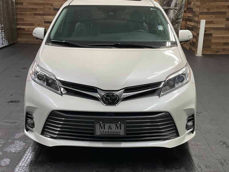 2019 Toyota Sienna Limited Premium  AWD / 1-OWNER / 22,000 MILES  LOCAL VAN / FULLY LOADED / DVD / Sunroof / Navigation / Leather / SHARP & CLEAN !! - Photo 5 - Gladstone, OR 97027