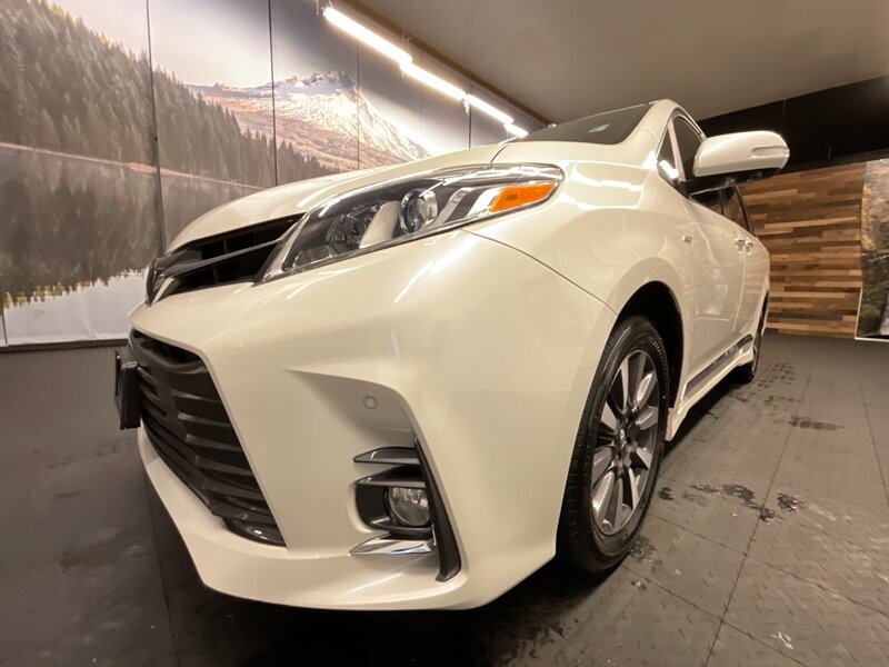 2019 Toyota Sienna Limited Premium  AWD / 1-OWNER / 22,000 MILES  LOCAL VAN / FULLY LOADED / DVD / Sunroof / Navigation / Leather / SHARP & CLEAN !! - Photo 9 - Gladstone, OR 97027