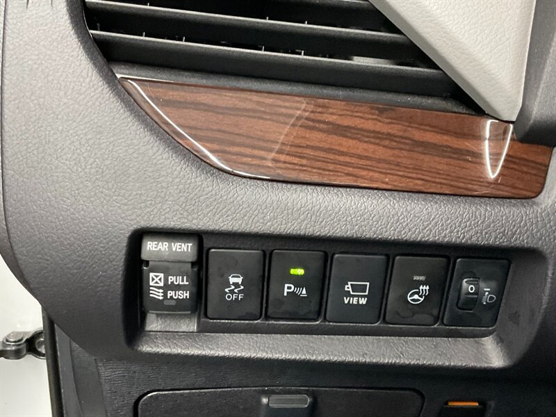 2019 Toyota Sienna Limited Premium  AWD / 1-OWNER / 22,000 MILES  LOCAL VAN / FULLY LOADED / DVD / Sunroof / Navigation / Leather / SHARP & CLEAN !! - Photo 20 - Gladstone, OR 97027