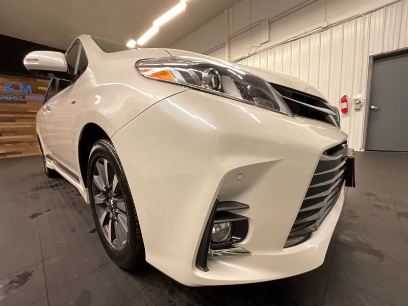 2019 Toyota Sienna Limited Premium  AWD / 1-OWNER / 22,000 MILES  LOCAL VAN / FULLY LOADED / DVD / Sunroof / Navigation / Leather / SHARP & CLEAN !! - Photo 10 - Gladstone, OR 97027