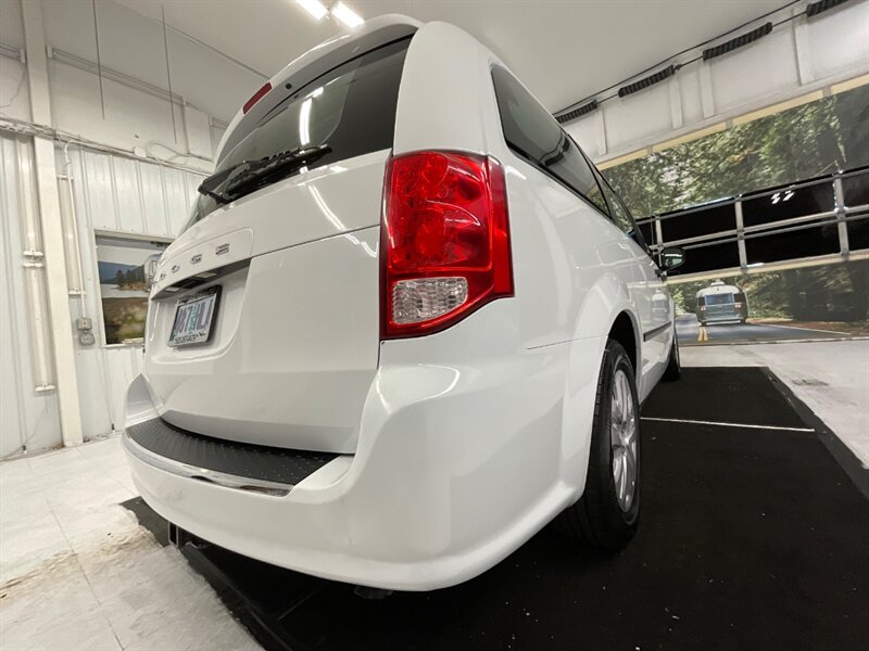 2015 Dodge Grand Caravan American Value Package / V6 / 8-Passenger /1-OWNER  / LOCAL OREGON MINIVAN / Towing Package / 137,000 MILES - Photo 26 - Gladstone, OR 97027