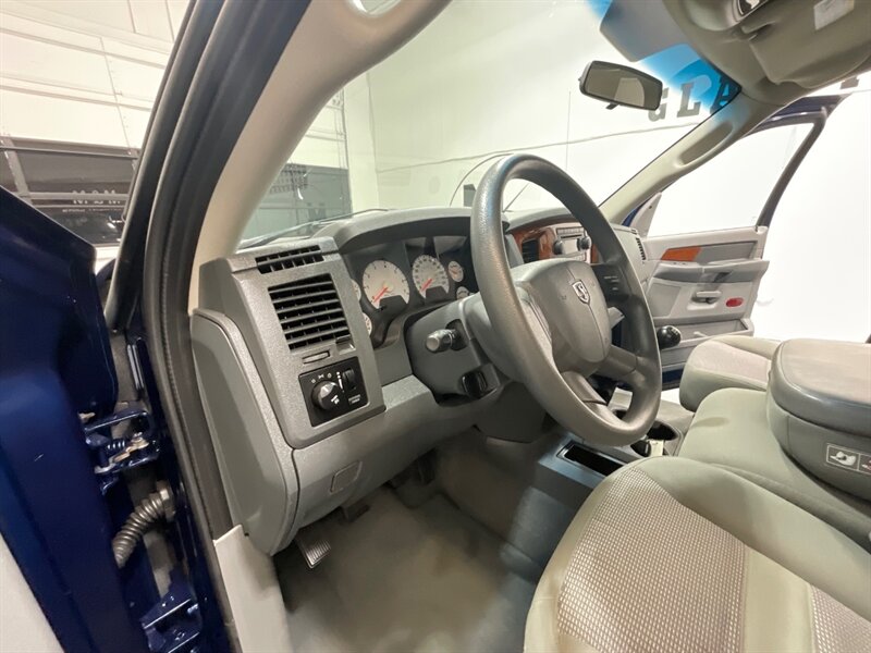 2006 Dodge Ram 1500 BIG HORN 4X4 6-SPEED MANUAL / 4.7L V8 /NEW TIRES /SHORT BED / ZERO RUST - Photo 36 - Gladstone, OR 97027