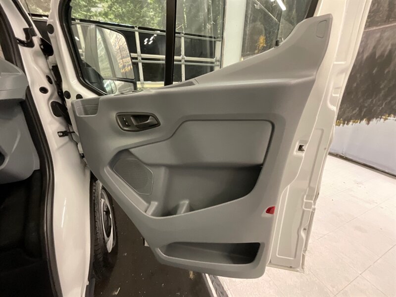 2016 Ford Transit 150 CARGO VAN / 3.7L V6 / Backup Camera / LOW MILE   - Photo 38 - Gladstone, OR 97027