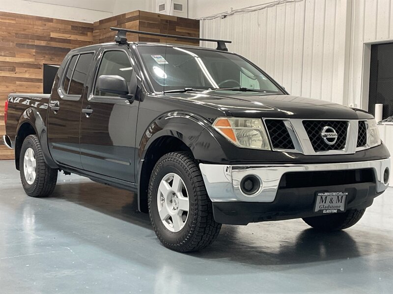 2007 Nissan Frontier SE Crew Cab 4X4 / 4.0L V6 / 6-SPEED MANUAL  / LOCAL TRUCK w. ZERO RUST - Photo 2 - Gladstone, OR 97027