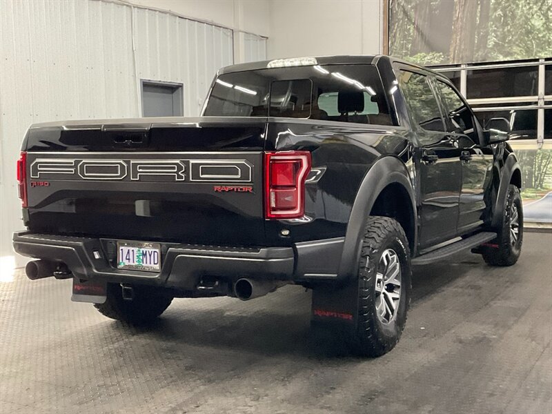 2017 Ford F-150 Raptor Super Crew 4X4 / 3.5L ECOBOOST / PANO SUNRO  Twin Panel Sunroof / Tech Pkg / LOADED - Photo 7 - Gladstone, OR 97027