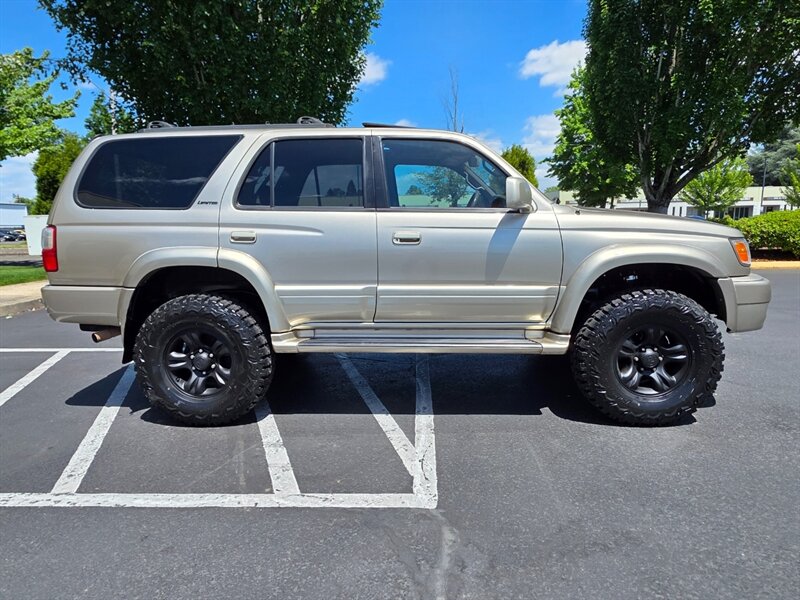 2001 Toyota 4Runner Limited 4X4 / LEATHER / NEW TIRES / NEW LIFT  / V6 3.4 L / SUN ROOF / HEATED SEATS / LOCAL CAR / NO RUST - Photo 4 - Portland, OR 97217