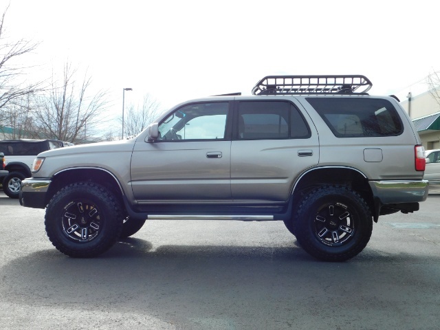 2002 Toyota 4Runner SR5 Sport Utility 4WD / 1-OWNER/ Low Miles/ LIFTED