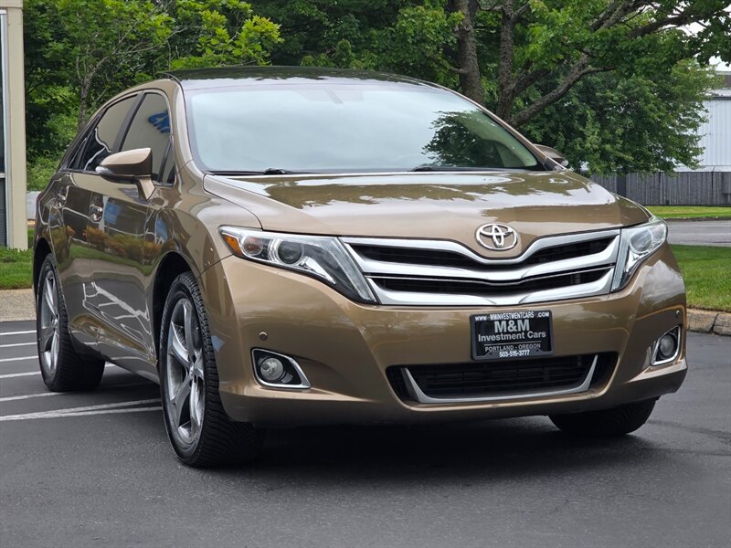 2014 Toyota Venza Limited V6 AWD Pano-Roof FULLY LOADED / 117k Miles  / ALL WHEEL DRIVE / Back-Up CAM / NAVi / Heated Leather / Low Miles - Photo 2 - Portland, OR 97217