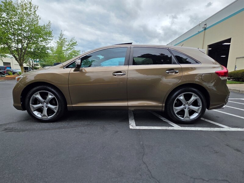 2014 Toyota Venza Limited V6 AWD Pano-Roof FULLY LOADED / 117k Miles  / ALL WHEEL DRIVE / Back-Up CAM / NAVi / Heated Leather / Low Miles - Photo 3 - Portland, OR 97217