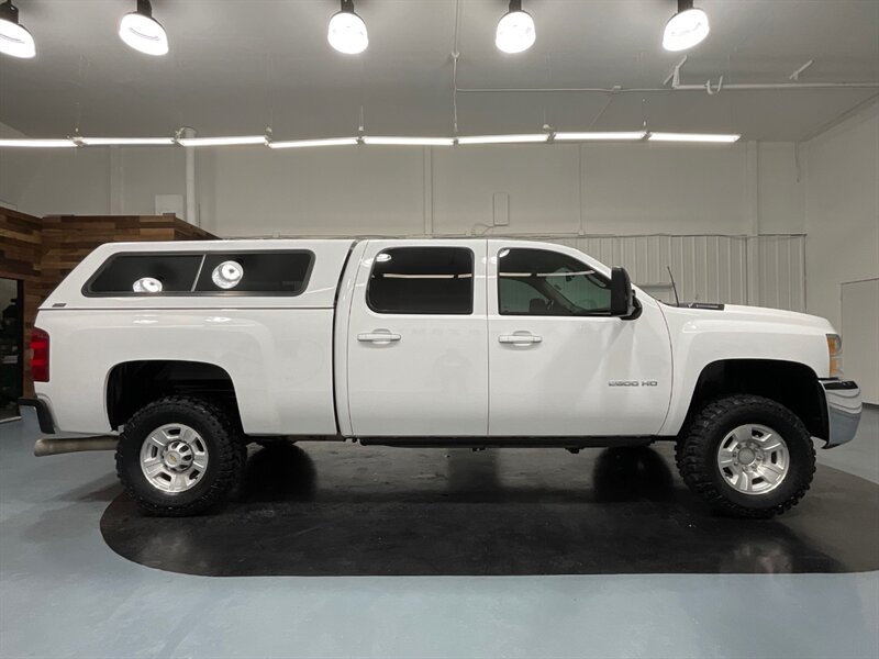 2010 Chevrolet Silverado 2500 LTZ Crew Cab 4X4 / 6.6L DURAMAX DIESEL  / Leather  / NO RUST / CLEAN - Photo 4 - Gladstone, OR 97027