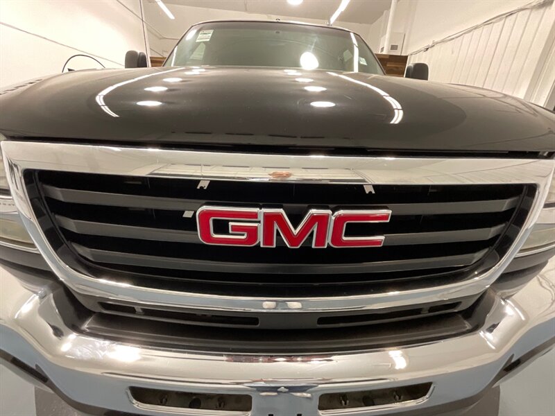 2006 GMC Sierra 2500 SLT Crew Cab 4X4 / 6.6L DIESEL / LBZ MOTOR /LIFTED  / Leather / RUST FREE - Photo 30 - Gladstone, OR 97027