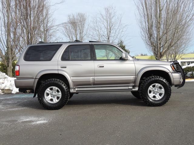 2002 Toyota 4Runner Limited / 4WD / Leather/ heated seats / LIFTED