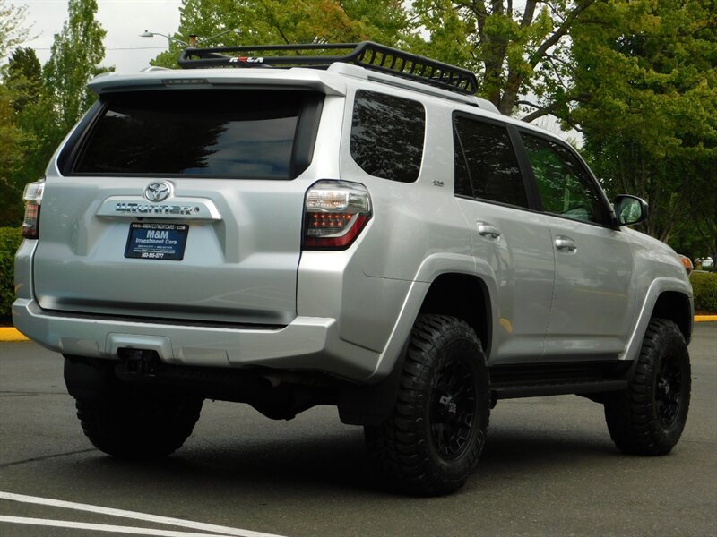 2018 Toyota 4Runner SR5 4X4 Leather Heated Seats / TRD GRILL / LIFTED   - Photo 8 - Portland, OR 97217