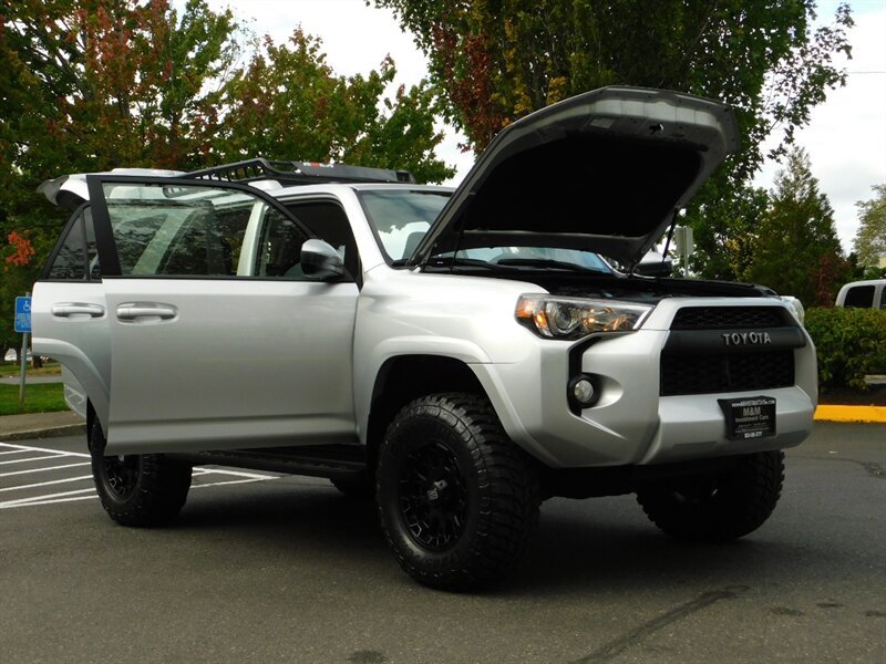 2018 Toyota 4Runner SR5 4X4 Leather Heated Seats / TRD GRILL / LIFTED   - Photo 31 - Portland, OR 97217