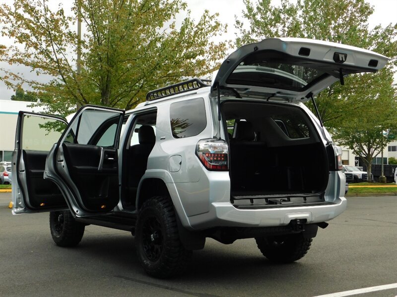 2018 Toyota 4Runner SR5 4X4 Leather Heated Seats / TRD GRILL / LIFTED   - Photo 27 - Portland, OR 97217