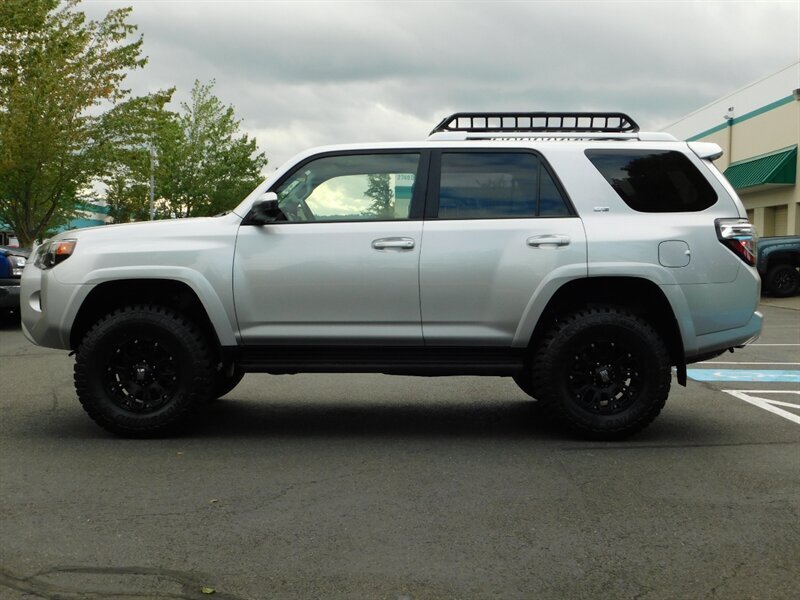 2018 Toyota 4Runner SR5 4X4 Leather Heated Seats / TRD GRILL / LIFTED