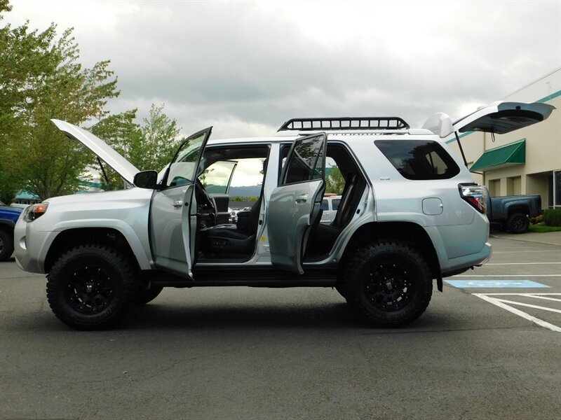 2018 Toyota 4Runner SR5 4X4 Leather Heated Seats / TRD GRILL / LIFTED   - Photo 26 - Portland, OR 97217