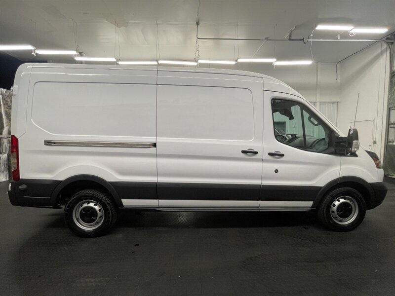 2015 Ford Transit 250 CARGO VAN / 3.2L DIESEL / LWB MEDIUM ROOF   - Photo 4 - Gladstone, OR 97027