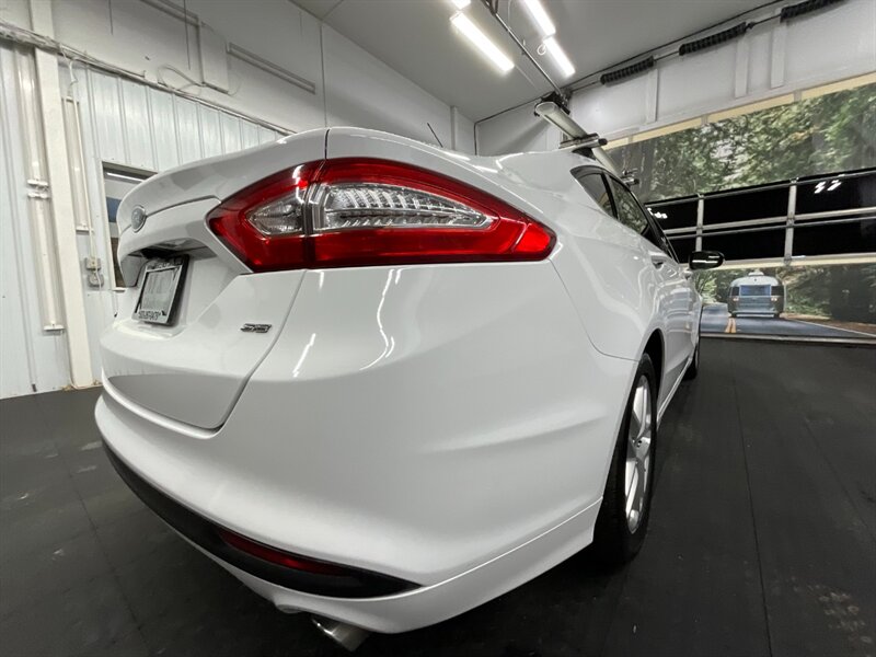 2013 Ford Fusion SE Sedan / 2.5L 4Cyl / 1-OWNER / Backup Camera  ROOF RACK / SHARP & CLEAN - Photo 11 - Gladstone, OR 97027