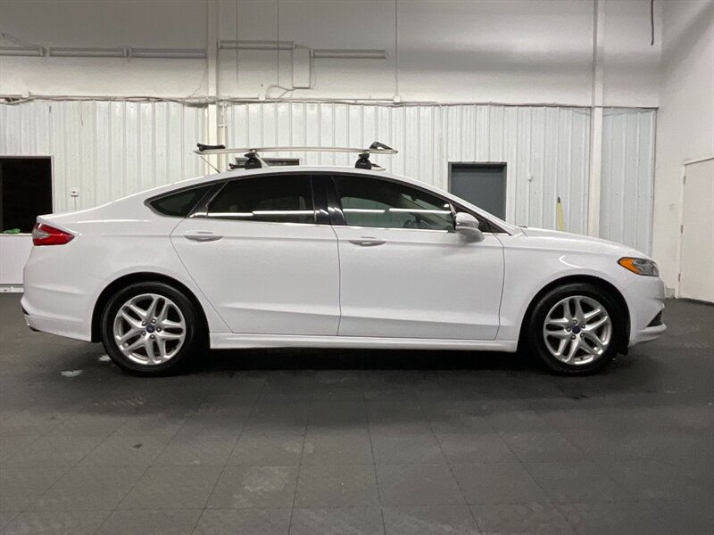 2013 Ford Fusion SE Sedan / 2.5L 4Cyl / 1-OWNER / Backup Camera  ROOF RACK / SHARP & CLEAN - Photo 5 - Gladstone, OR 97027