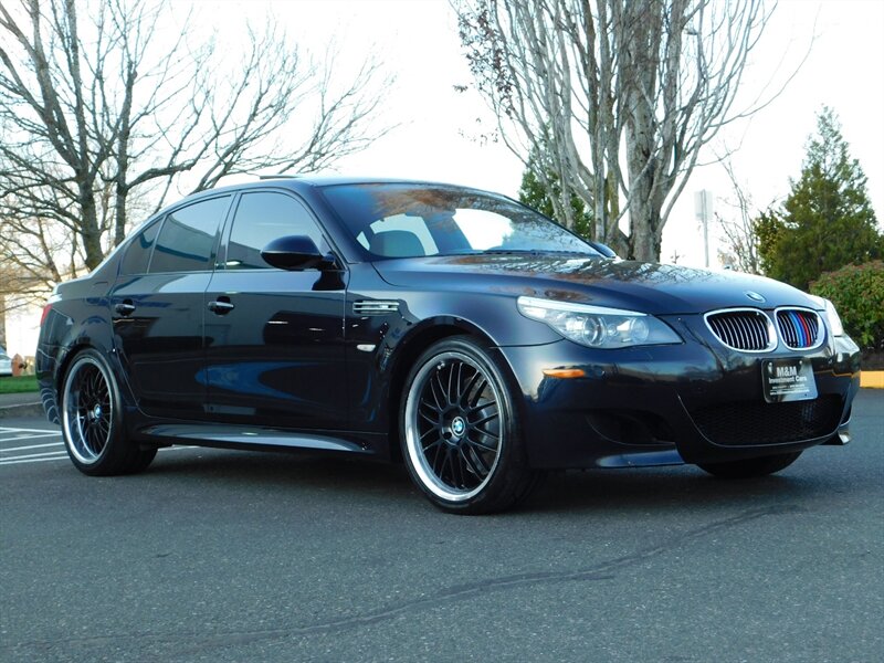 2009 BMW M5 V10 / Navigation / Premium Wheels / CLEAN