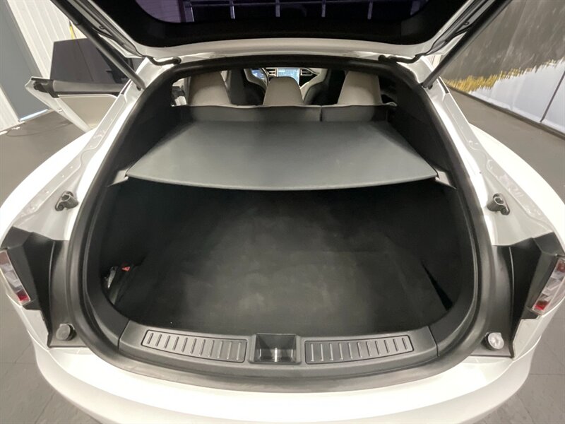 2015 Tesla Model S   - Photo 21 - Gladstone, OR 97027