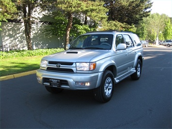 2001 Toyota 4Runner SR5/ 4WD/ Sport Hood/ Rear Diff. Lock SUV