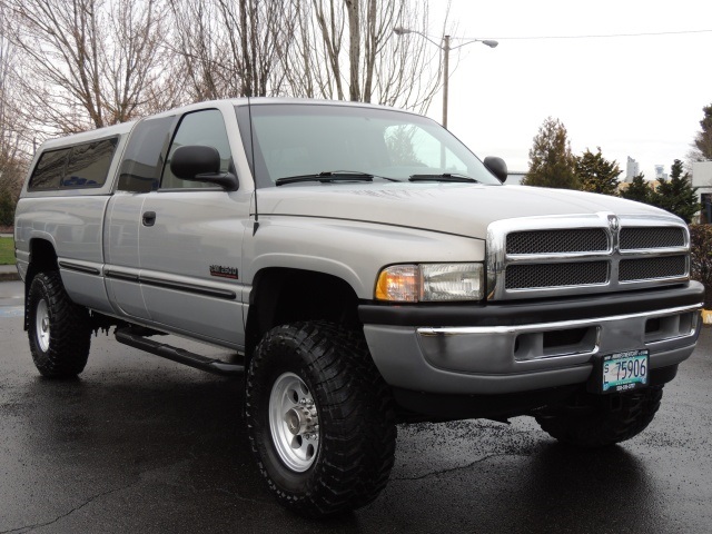 1999 Dodge Ram 2500 Laramie/ 4x4 /LongBed/ 5.9L CUMMINS Diesel /LIFTED