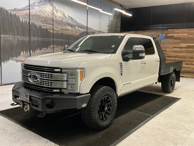 2017 Ford F-350 Platinum Crew Cab 4X4 / 6.7L DIESEL / FLAT BED  / Panoramic Sunroof / Winch / Custom Bumper / LOCAL OREGON TRUCK / FULLY LOADED - Photo 1 - Gladstone, OR 97027